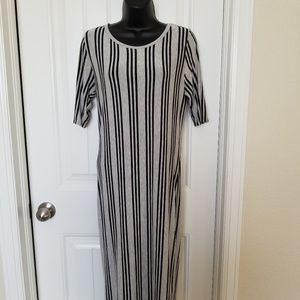 LuLaRoe Striped Julia Dress  Bodycon Gray Black Ve